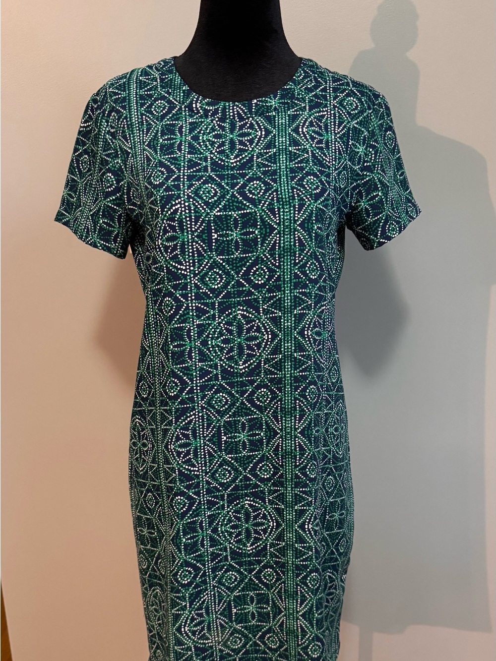 Adrienne Vittadini Emerald Geometric Short-Sleeve Shift Dress
